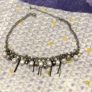 Adjustable length costume jewelry necklace